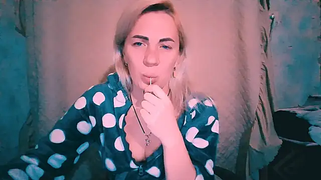 EmmaCat  online show from 30, 10, 2025