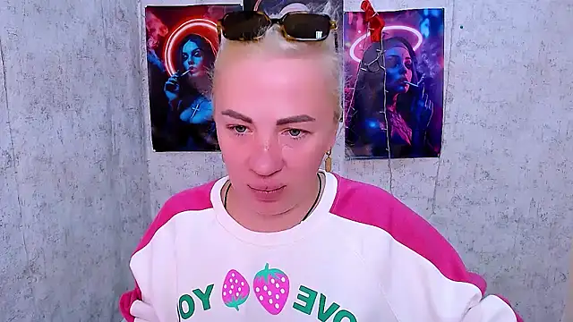 EmmaCat  online show from 15, 3, 2026