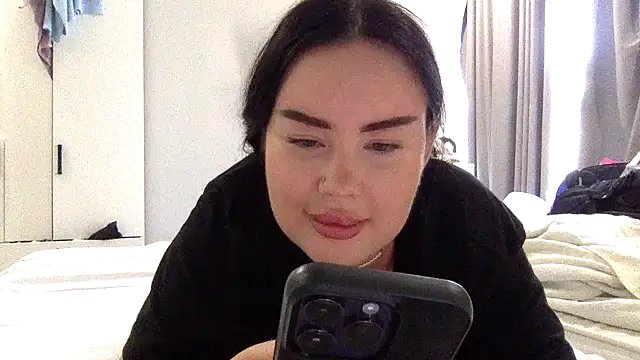 Snapshot of Eveliith chatting on 8, 10, 2025 Eveliith online show from 8, 10, 2025