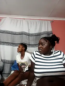 Snapshot of SweetNicky_01 chatting on 5, 11, 2025 SweetNicky 01 online show from 5, 11, 2025