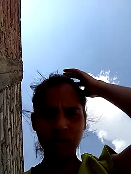 Snapshot of Saloni-Gupta chatting on 28, 9, 2025 Saloni-Gupta online show from 28, 9, 2025