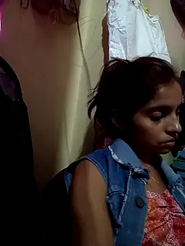 Snapshot of Saloni-Gupta chatting on 19, 10, 2025 Saloni-Gupta online show from 19, 10, 2025