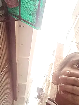 Snapshot of Saloni-Gupta chatting on 14, 12, 2025 Saloni-Gupta online show from 14, 12, 2025