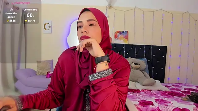 Snapshot of ShanaJamil chatting on 4, 5, 2026 ShanaJamil online show from 4, 5, 2026