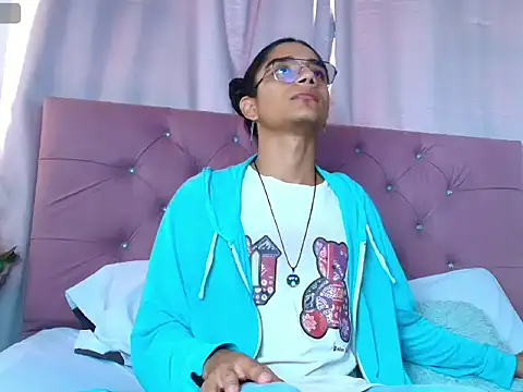 EthanBlackwoodd online show from 23, 9, 2025