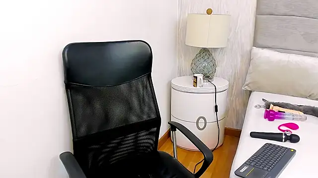 Snapshot of AlissaSpellman chatting on 4, 11, 2025 AlissaSpellman online show from 4, 11, 2025