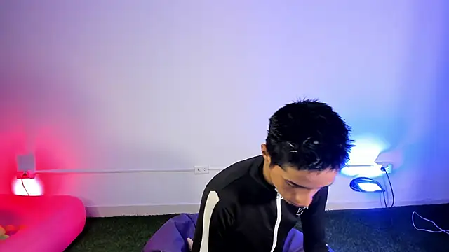 EstivenSallas online show from 17, 9, 2025