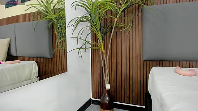 EmillyHarper  online show from 20, 9, 2025