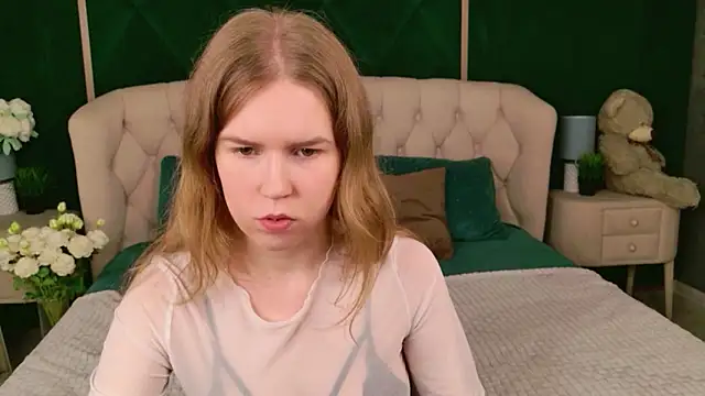 Snapshot of Alida_Brice chatting on 4, 6, 2026 Alida Brice online show from 4, 6, 2026