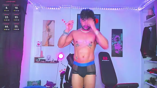 Snapshot of JordanRossie chatting on 14, 10, 2025 JordanRossie online show from 14, 10, 2025