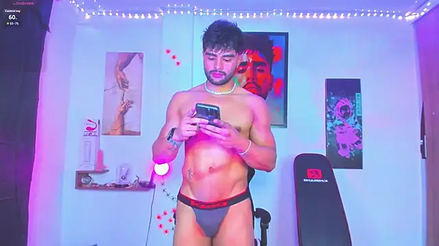 Snapshot of JordanRossie chatting on 16, 10, 2025 JordanRossie online show from 16, 10, 2025