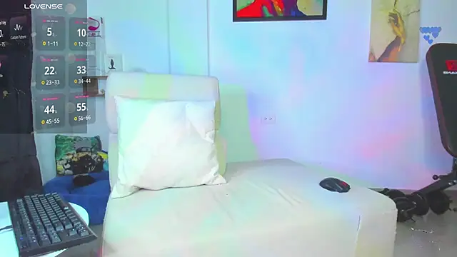 Snapshot of JordanRossie chatting on 5, 11, 2025 JordanRossie online show from 5, 11, 2025