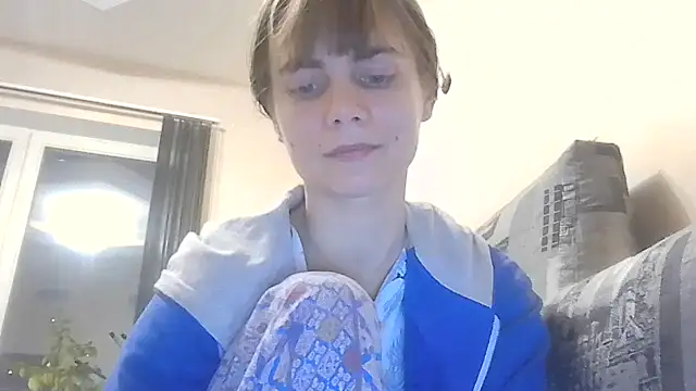 Snapshot of Loriven chatting on 4, 11, 2025 Loriven online show from 4, 11, 2025