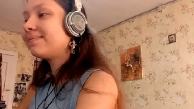 QutieDaSweet online show from 16, 9, 2025