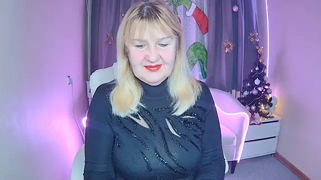 Snapshot of EmmaEllison chatting on 28, 11, 2025 EmmaEllison online show from 28, 11, 2025