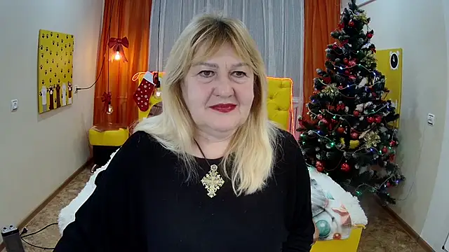 Snapshot of EmmaEllison chatting on 5, 12, 2025 EmmaEllison online show from 5, 12, 2025