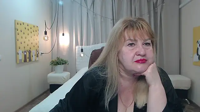 Snapshot of EmmaEllison chatting on 20, 5, 2026 EmmaEllison online show from 20, 5, 2026