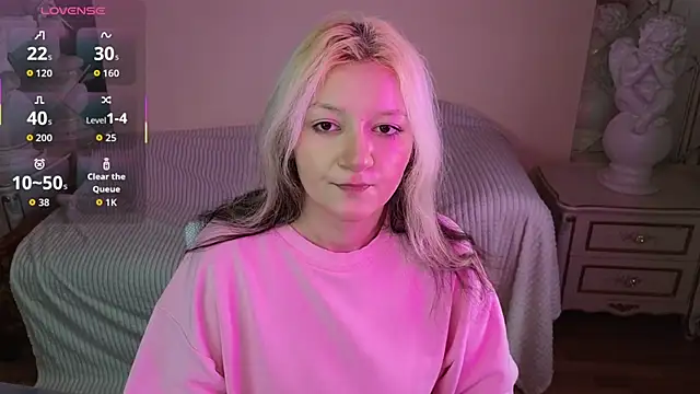 JuicyLullu online show from 2, 12, 2025