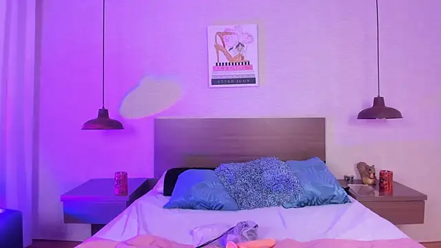 Snapshot of cloehill_ chatting on 28, 10, 2025 cloehill online show from 28, 10, 2025