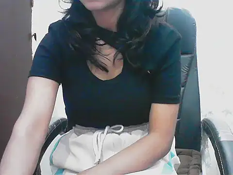 short girl  online show from 27, 2, 2026