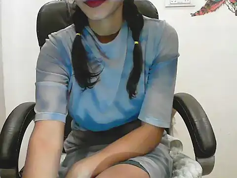 Snapshot of short_girl_ chatting on 21, 6, 2026 short girl online show from 21, 6, 2026