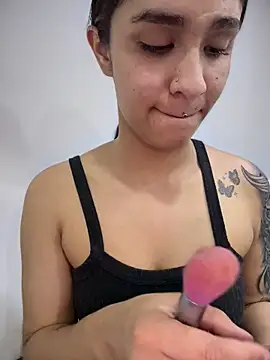 Snapshot of Isabella-Teen chatting on 31, 10, 2025 Isabella-Teen online show from 31, 10, 2025