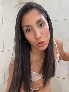 Snapshot of MaddyX__ chatting on 2, 10, 2025 MaddyX online show from 2, 10, 2025
