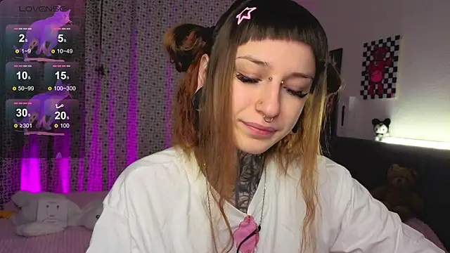 LilithPoison online show from 7, 11, 2025