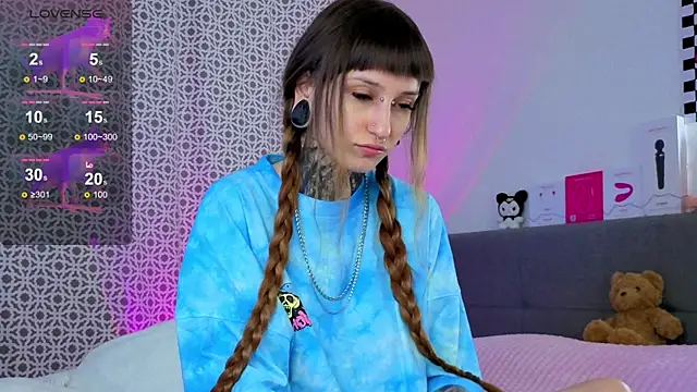 LilithPoison online show from 10, 1, 2026