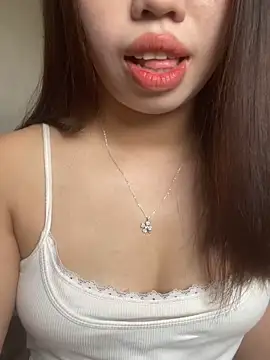 Snapshot of Rose-babyx chatting on 13, 4, 2026 Rose-babyx online show from 13, 4, 2026