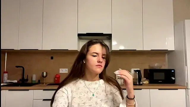 Snapshot of FavorLeila chatting on 30, 9, 2025 FavorLeila online show from 30, 9, 2025