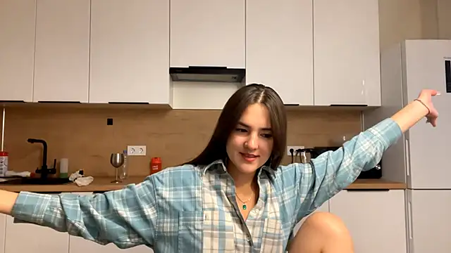 Snapshot of FavorLeila chatting on 3, 10, 2025 FavorLeila online show from 3, 10, 2025