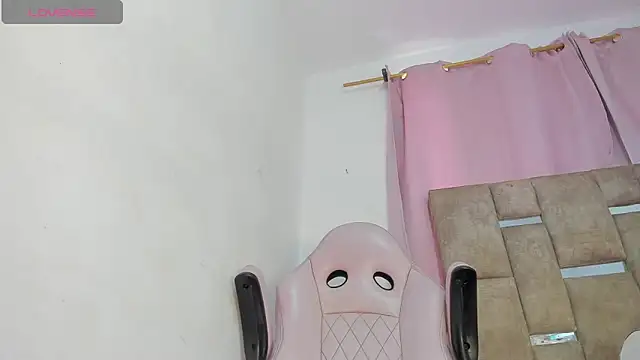 Mia royal online show from 28, 4, 2026