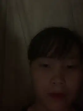 Snapshot of huong-18 chatting on 20, 10, 2025 huong-18 online show from 20, 10, 2025