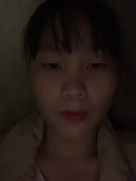 Snapshot of huong-18 chatting on 24, 10, 2025 huong-18 online show from 24, 10, 2025