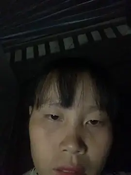 Snapshot of huong-18 chatting on 25, 10, 2025 huong-18 online show from 25, 10, 2025