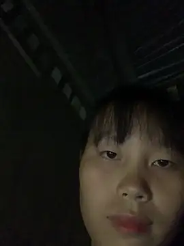 Snapshot of huong-18 chatting on 28, 10, 2025 huong-18 online show from 28, 10, 2025