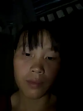 Snapshot of huong-18 chatting on 1, 11, 2025 huong-18 online show from 1, 11, 2025