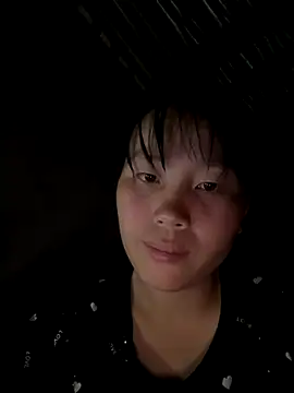 Snapshot of huong-18 chatting on 7, 11, 2025 huong-18 online show from 7, 11, 2025