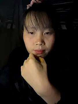 Snapshot of huong-18 chatting on 19, 11, 2025 huong-18 online show from 19, 11, 2025