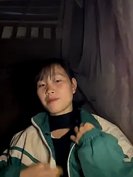 Snapshot of huong-18 chatting on 22, 11, 2025 huong-18 online show from 22, 11, 2025