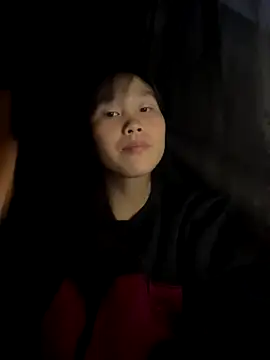 Snapshot of huong-18 chatting on 24, 11, 2025 huong-18 online show from 24, 11, 2025