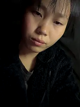 Snapshot of huong-18 chatting on 25, 11, 2025 huong-18 online show from 25, 11, 2025