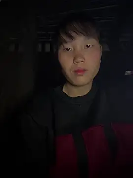 Snapshot of huong-18 chatting on 30, 11, 2025 huong-18 online show from 30, 11, 2025