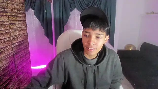 Hunteer Boy online show from 9, 10, 2025