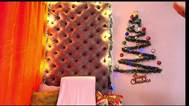 Luna021 1 online show from 18, 12, 2025