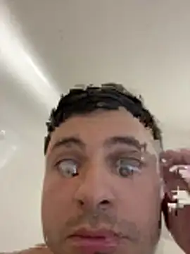 Youngstud2102 online show from 18, 4, 2026