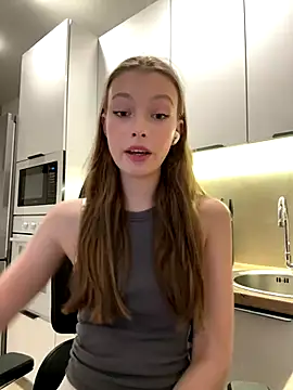 FriendlyFire 18 online show from 23, 9, 2025