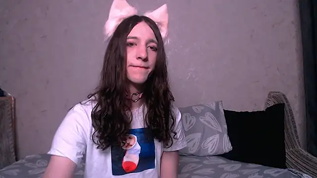 Snapshot of SilverMuse_ chatting on 6, 10, 2025 SilverMuse online show from 6, 10, 2025