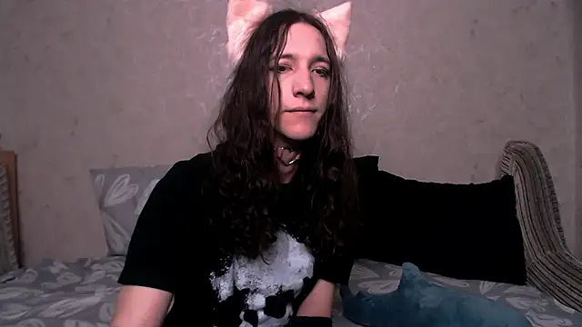 Snapshot of SilverMuse_ chatting on 12, 10, 2025 SilverMuse online show from 12, 10, 2025